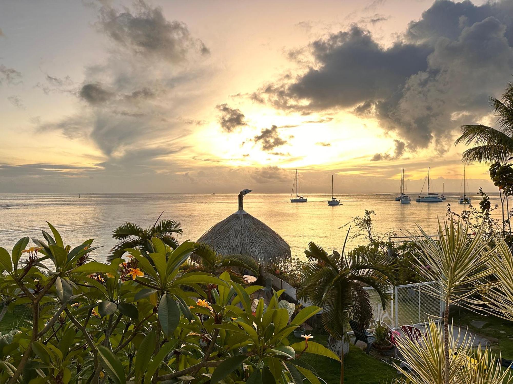 Meri Lodge Huahine « Room Of Marta » Fare Exterior photo