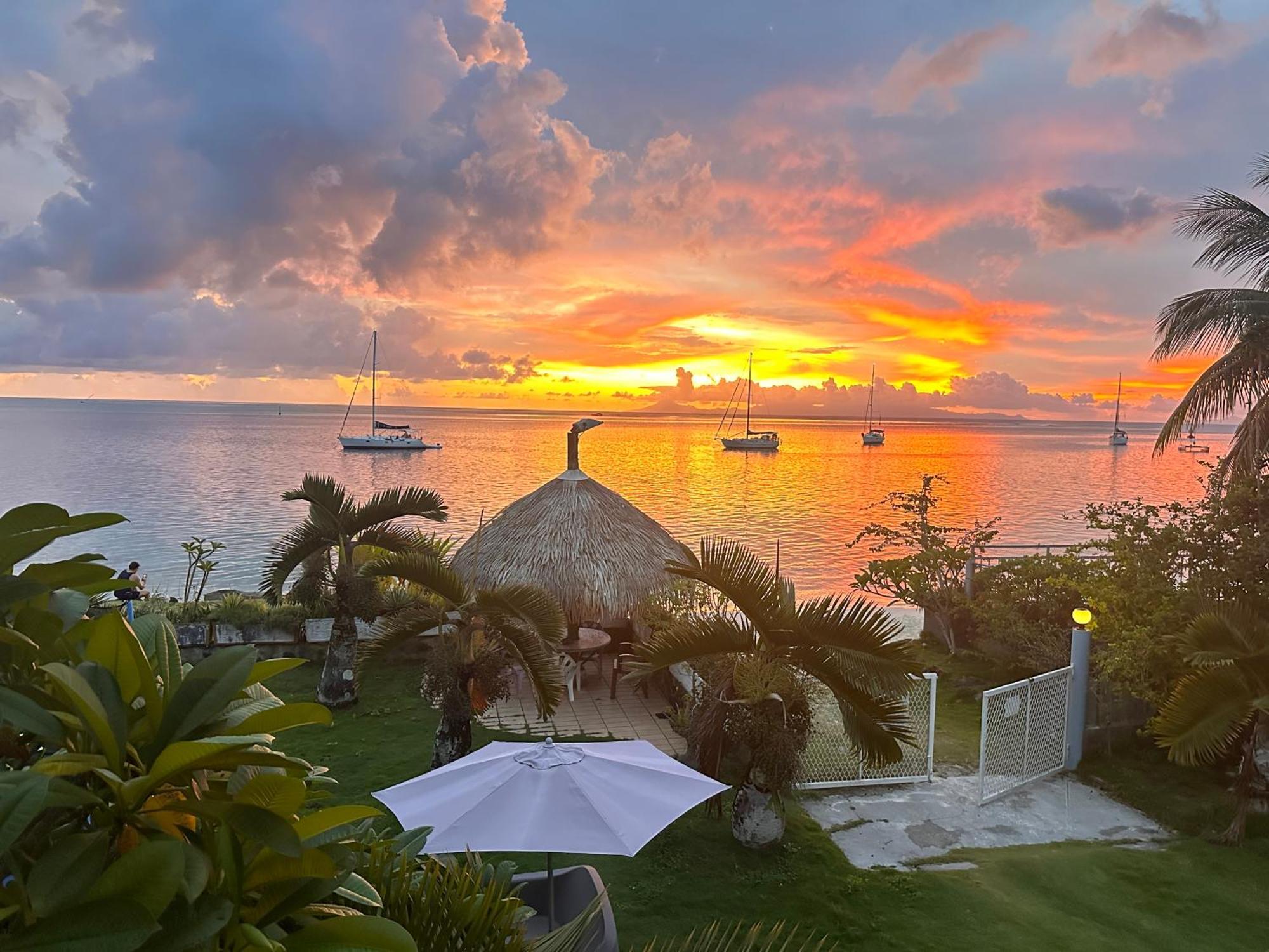 Meri Lodge Huahine « Room Of Marta » Fare Exterior photo